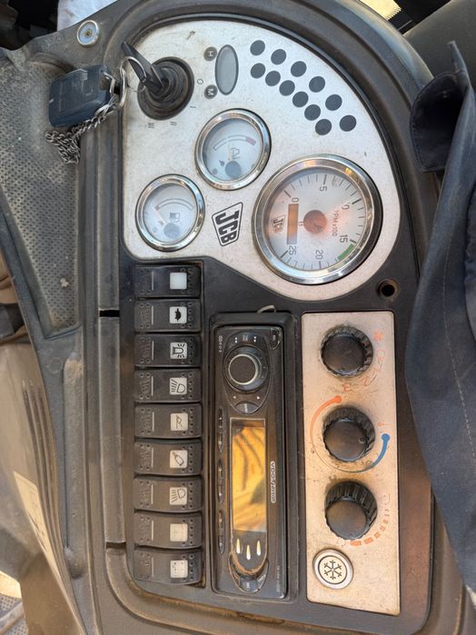 Vând Buldoexcavator Jcb 3 cx