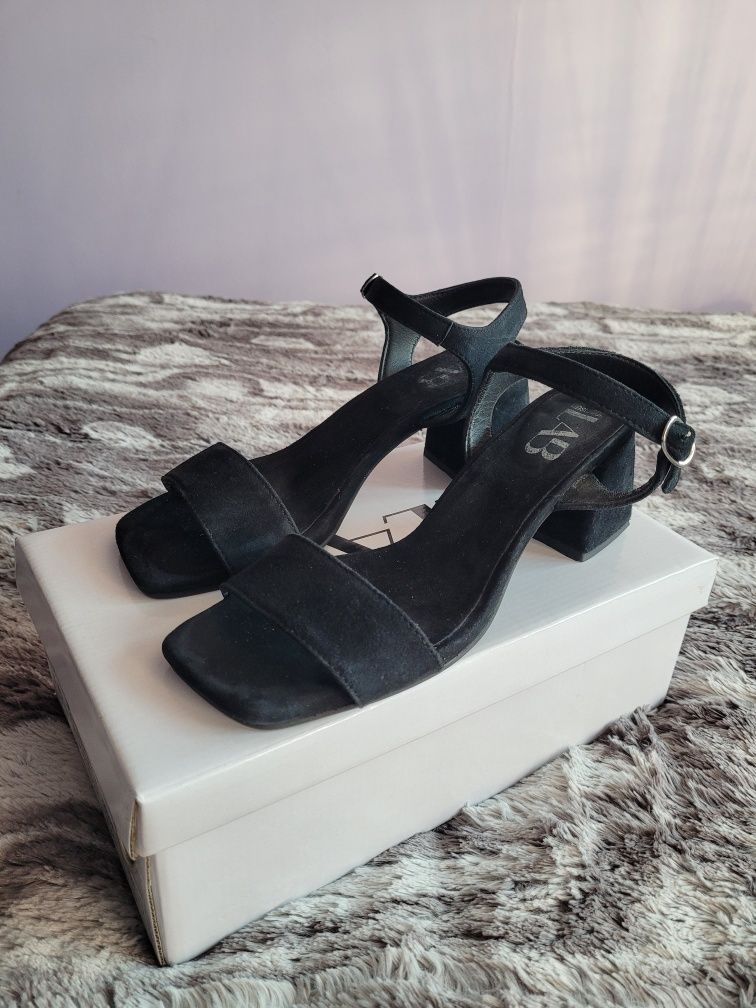 Sandale Answear negre piele naturala intoarsa
