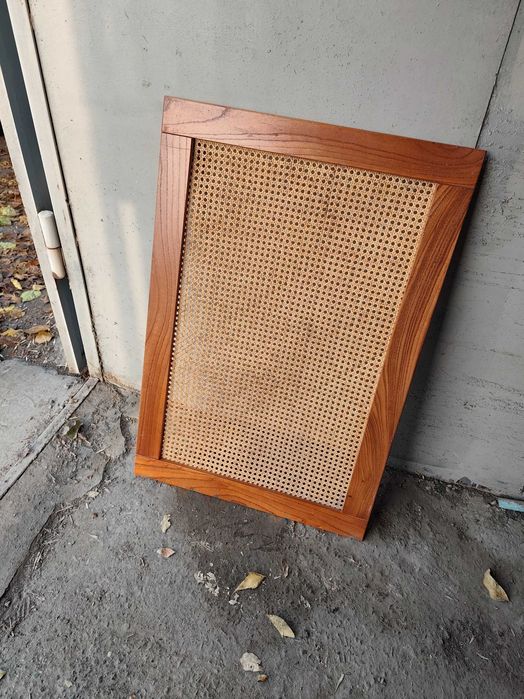 продам Экран (решетка декоративная для батареи)