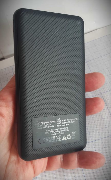 TRUST Primo Powerbank 10000 mAh ECO + 3 cabluri telefoane