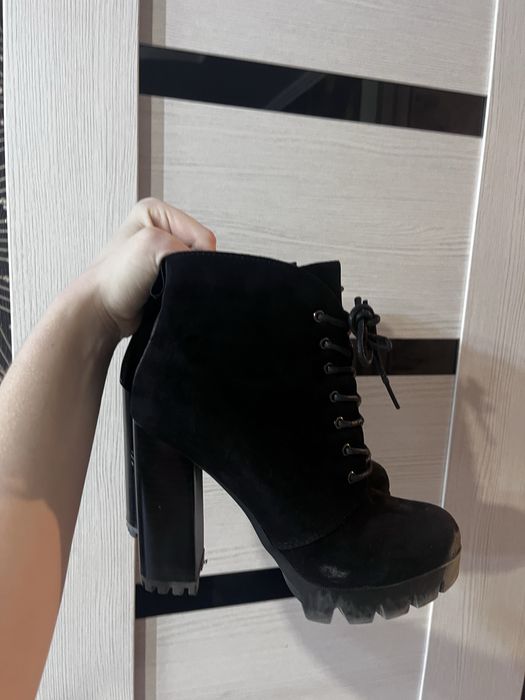 Продам ботильоны в отличном состоянии