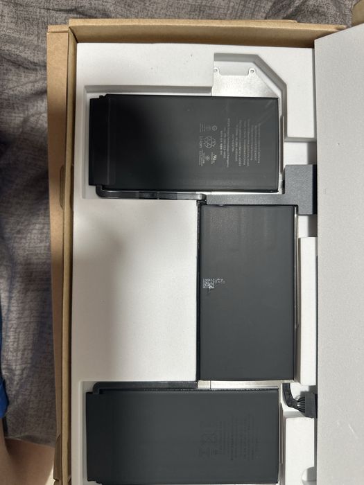 Vand baterii pentru MacBook 13” 2015-2020