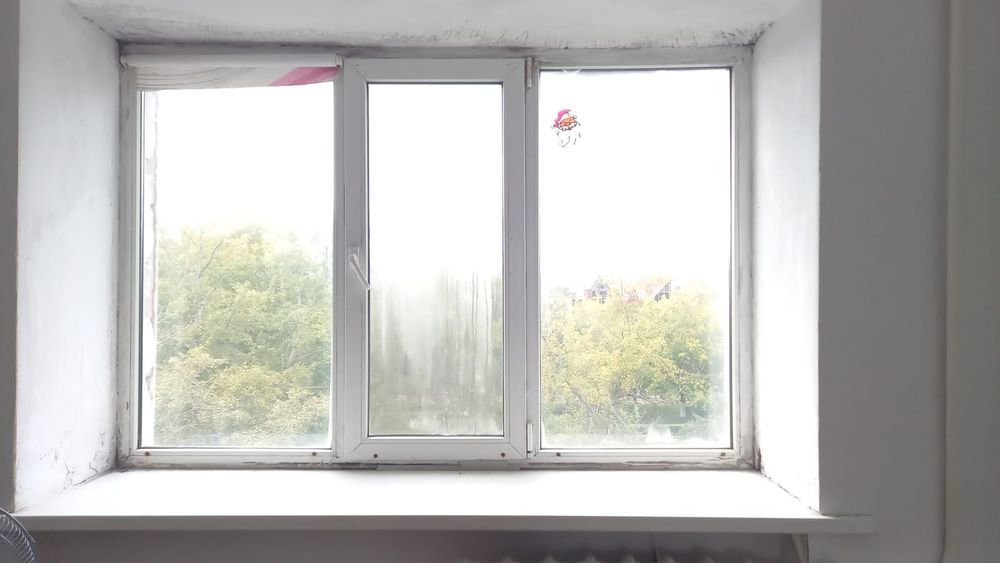 Продам б/у пластиковое окно