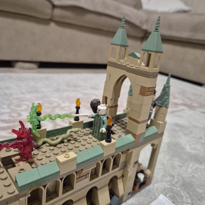 Vand Lego Harry Potter batalia de la Hogwarts cod 76415