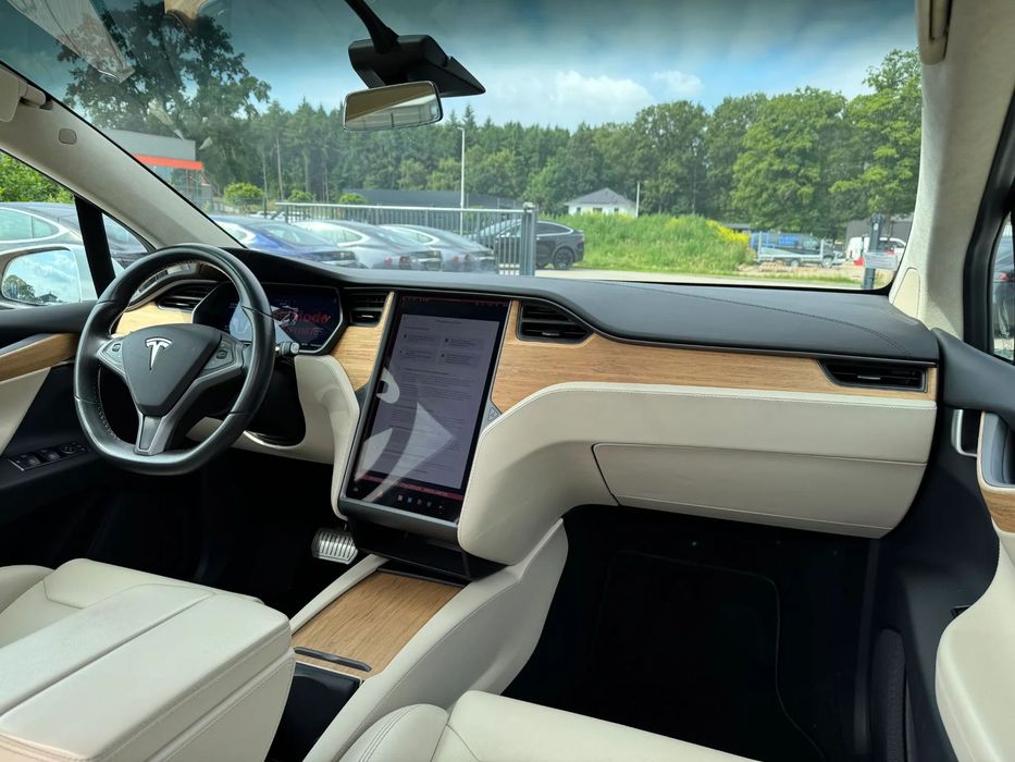 Tesla Model X Tesla Model X 100D Dual Motor - 4x4 - Long Range - 100kw - 7 locuri