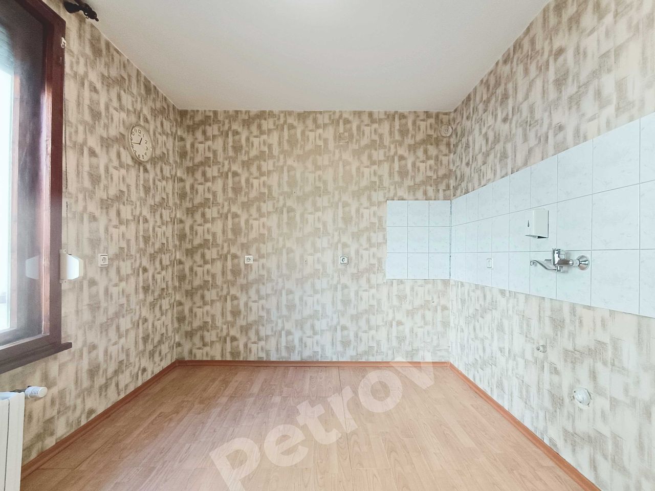 Продава се Едностаен апартамент в Русе, Ялта - 44 кв.м за 1660 €/кв.м - Снимка #1