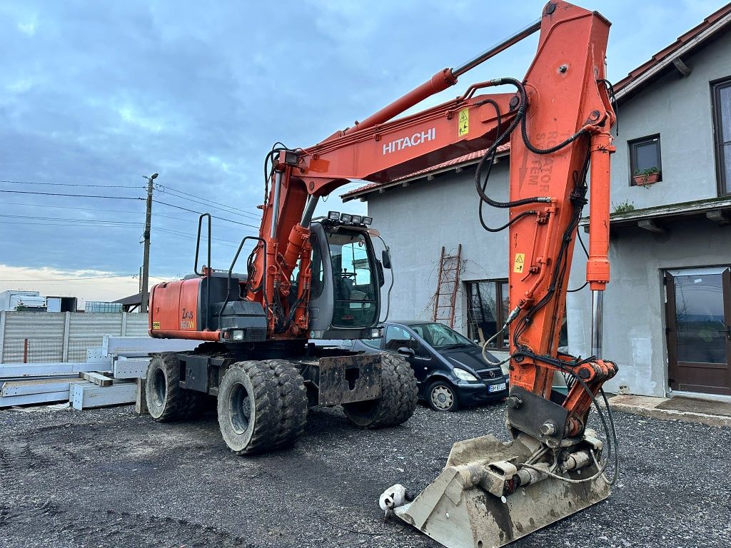 Excavator hitachi zx160w