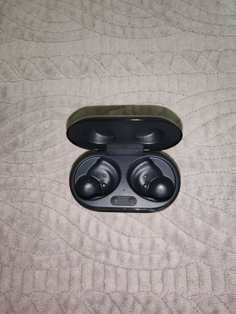 Кейс galaxy buds+
