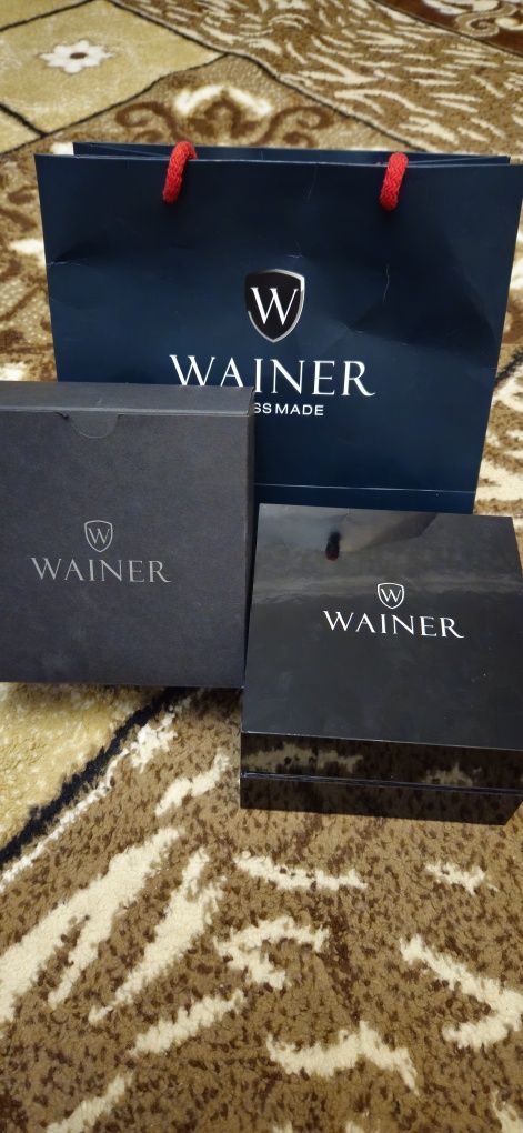 Продам часы фирмы "WAINER"