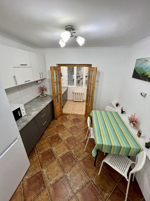 De închiriat: Apartament cu 2 camere in Brădet, etajul 1, cu loc de pa