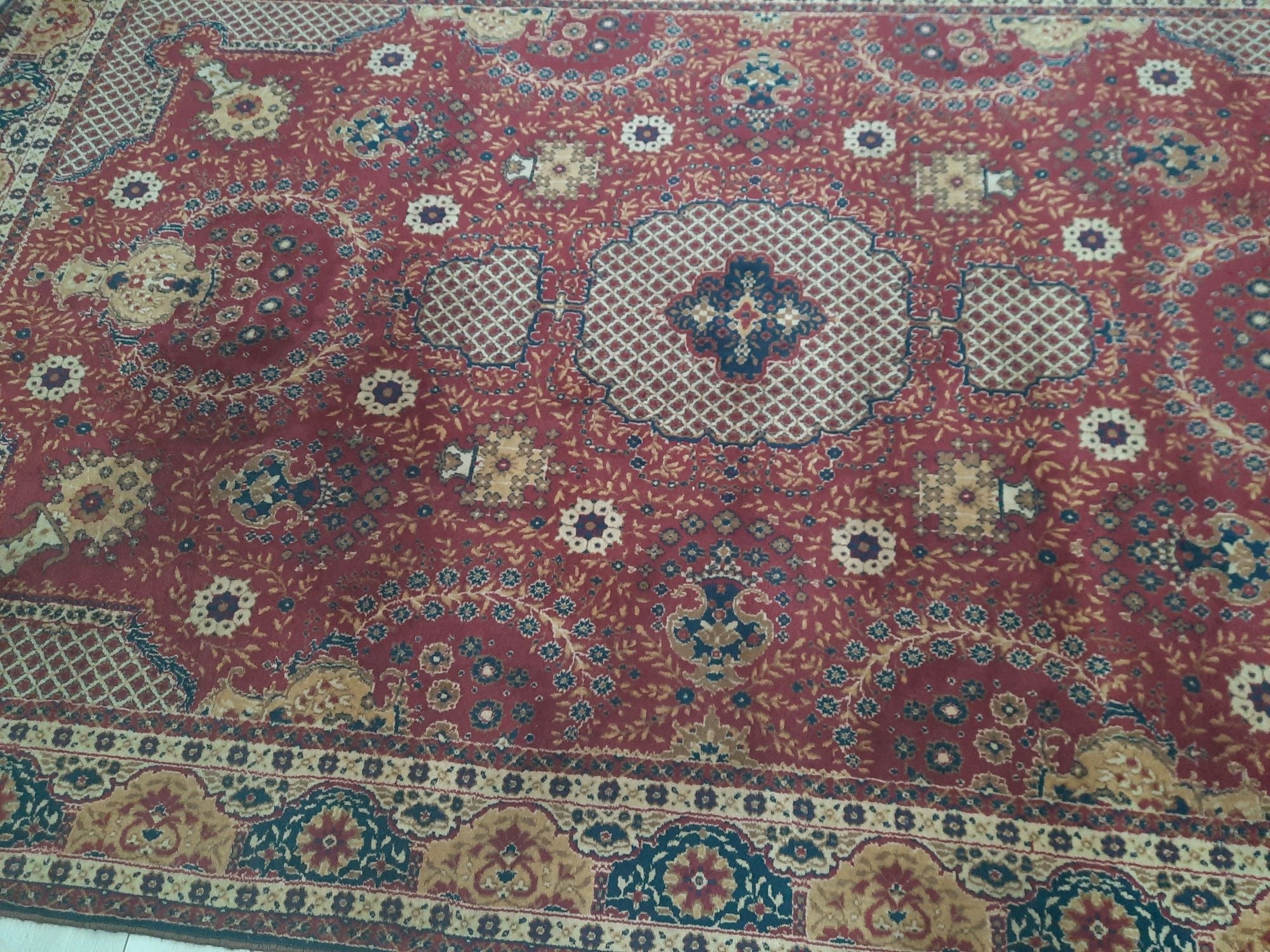 Персийски килим, втора употреба.  Професионално изпран. 1.80/3.00