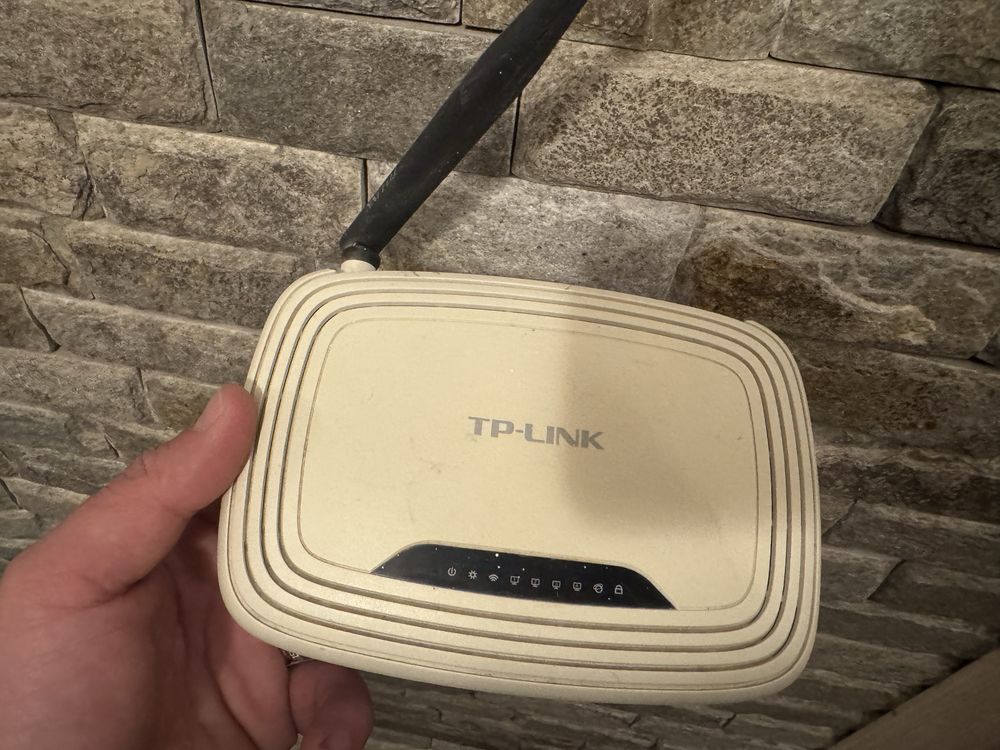 Рутер tp-link бял с кабели