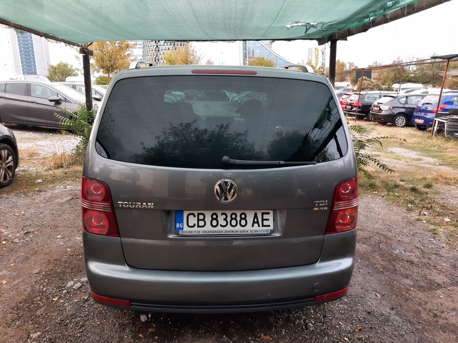 VW TOURAN 1.9 TDI-105к.с.-6 скорости  7- МЕСТЕН