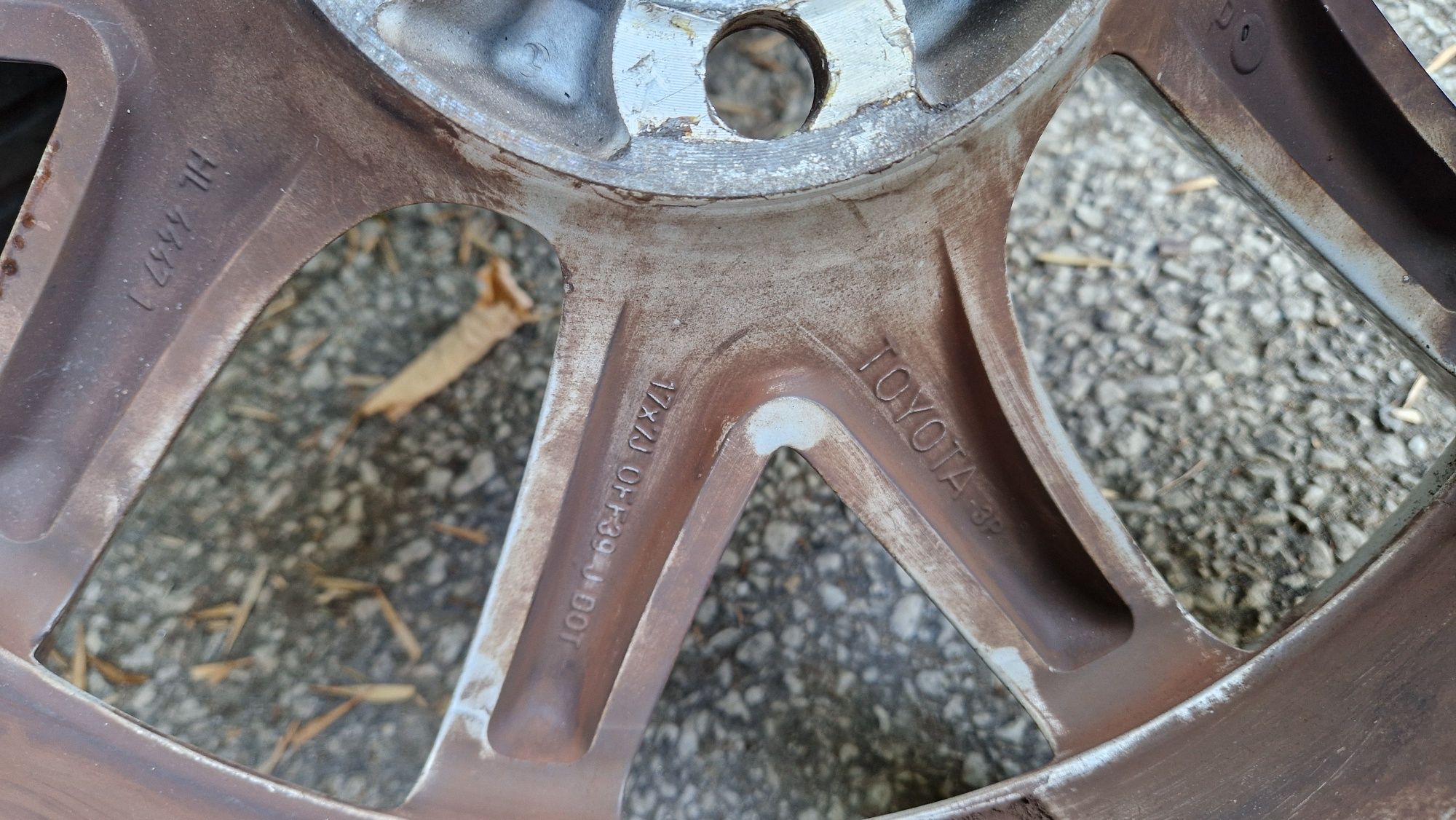 Тойота 17 5х114,3 лети джанти Toyota Avensis Corolla Camry. 215/55/17
