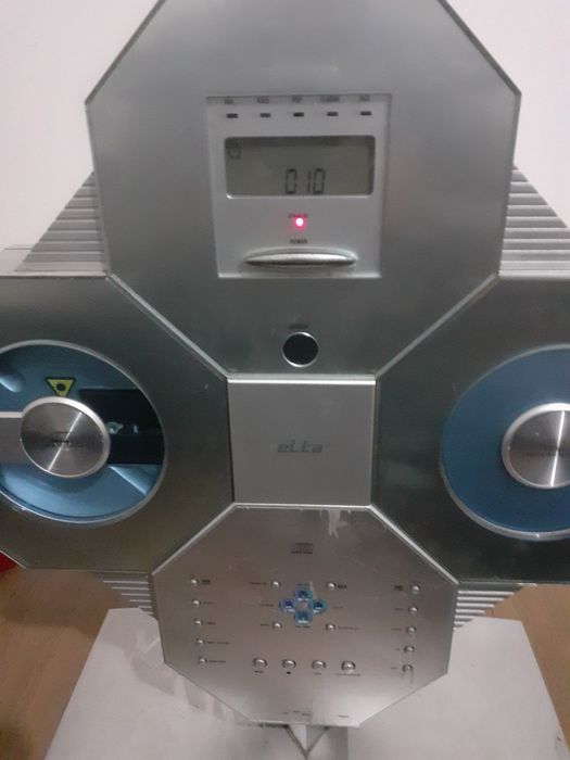 vind .casetofon model .ELTA. unicat