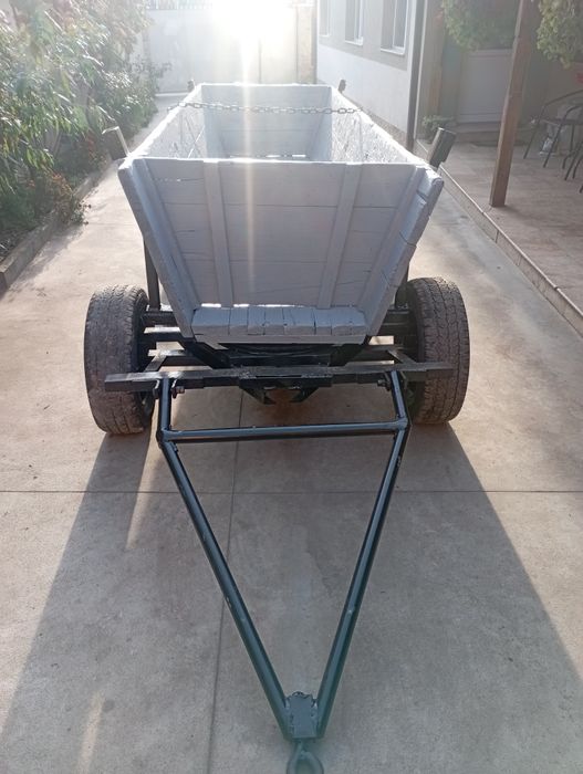 Căruț pentru tractor