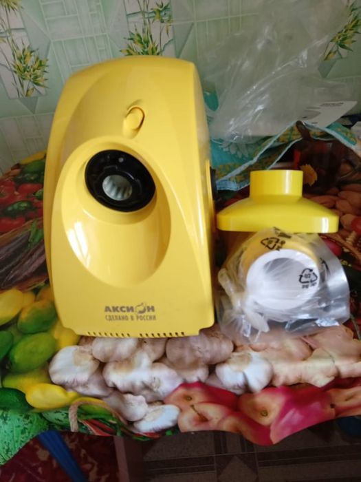 Продам Электромясорубку