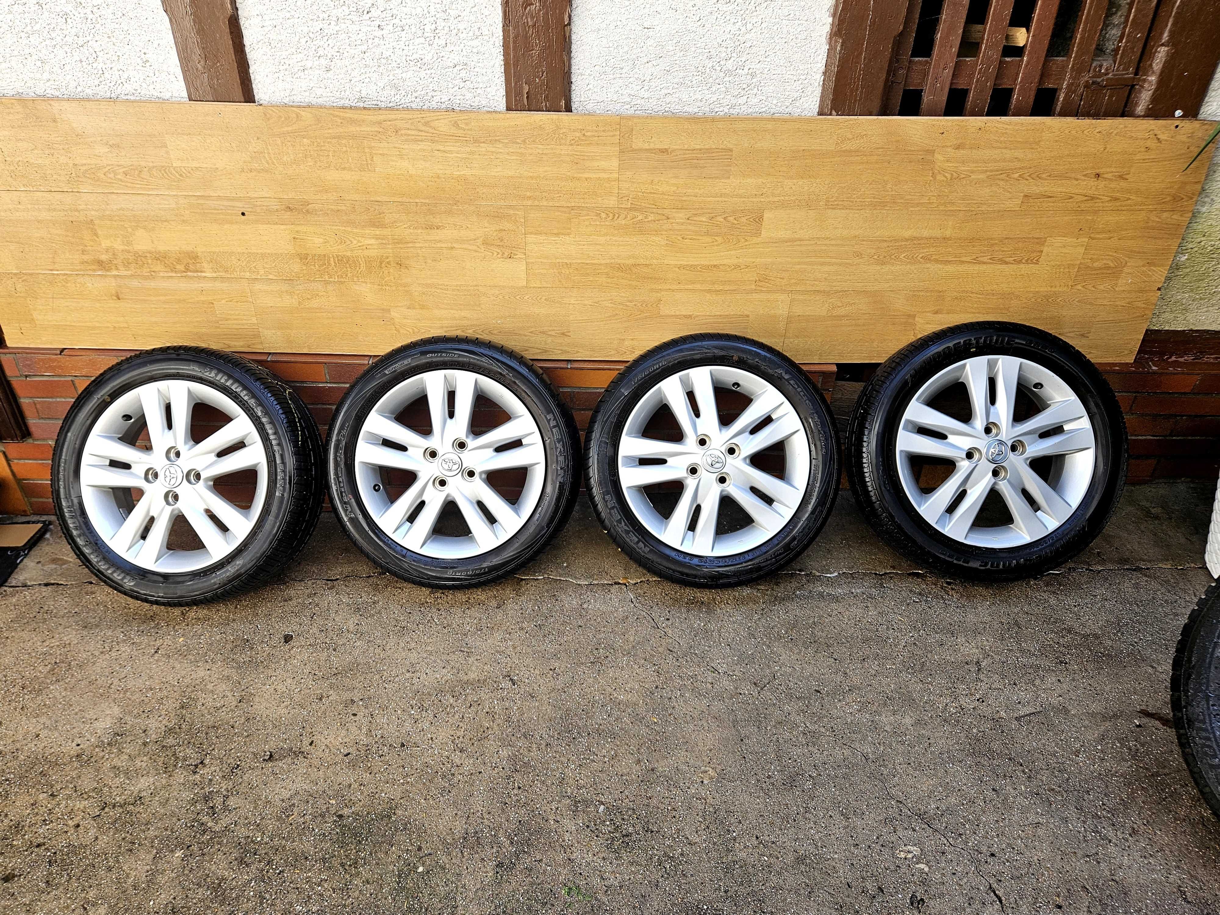Оригинални лети джанти 16" от Тойота (Toyota) 4х100