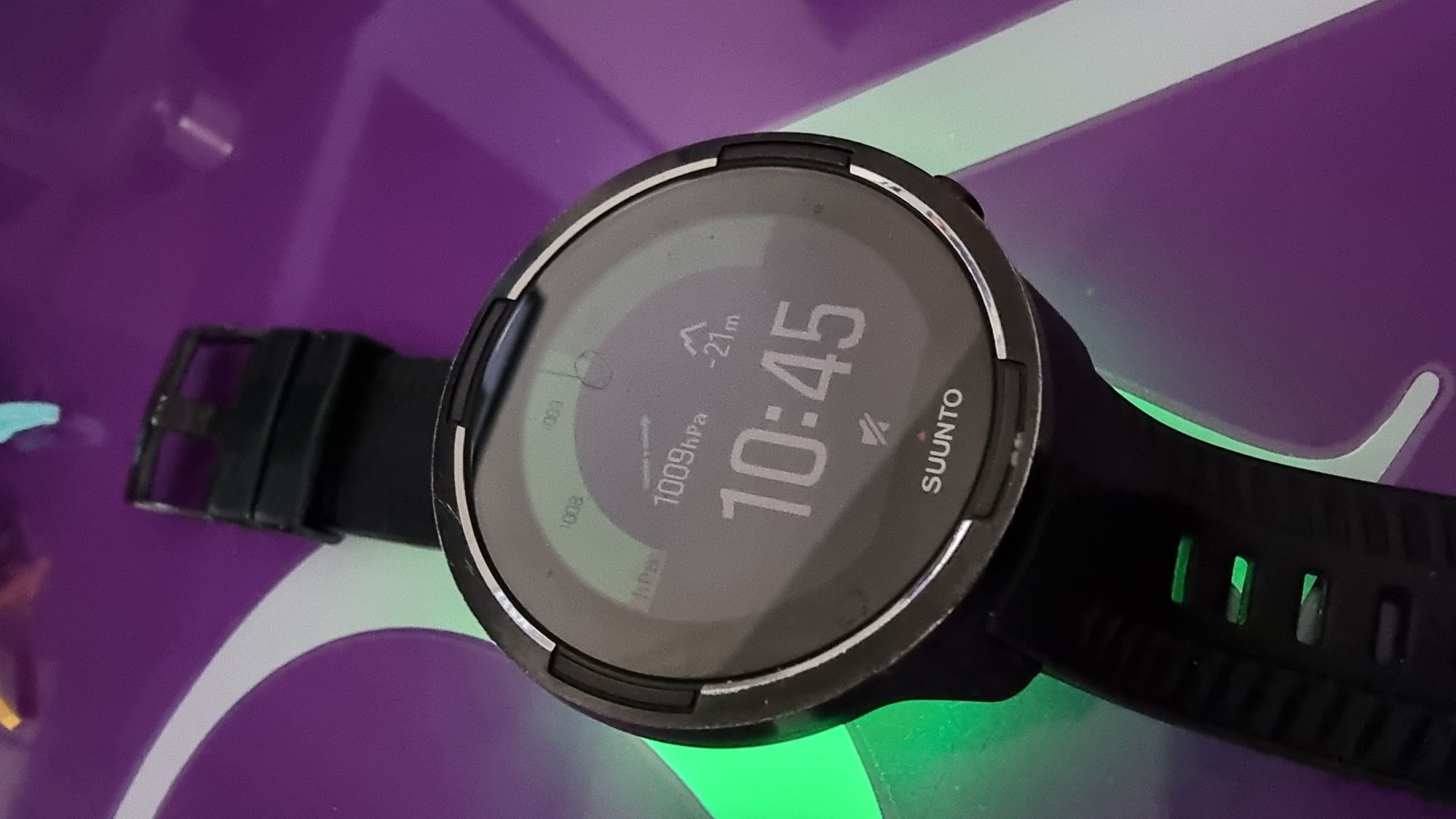 Suunto 9 baro saphire la cutie, cu 5 bratari