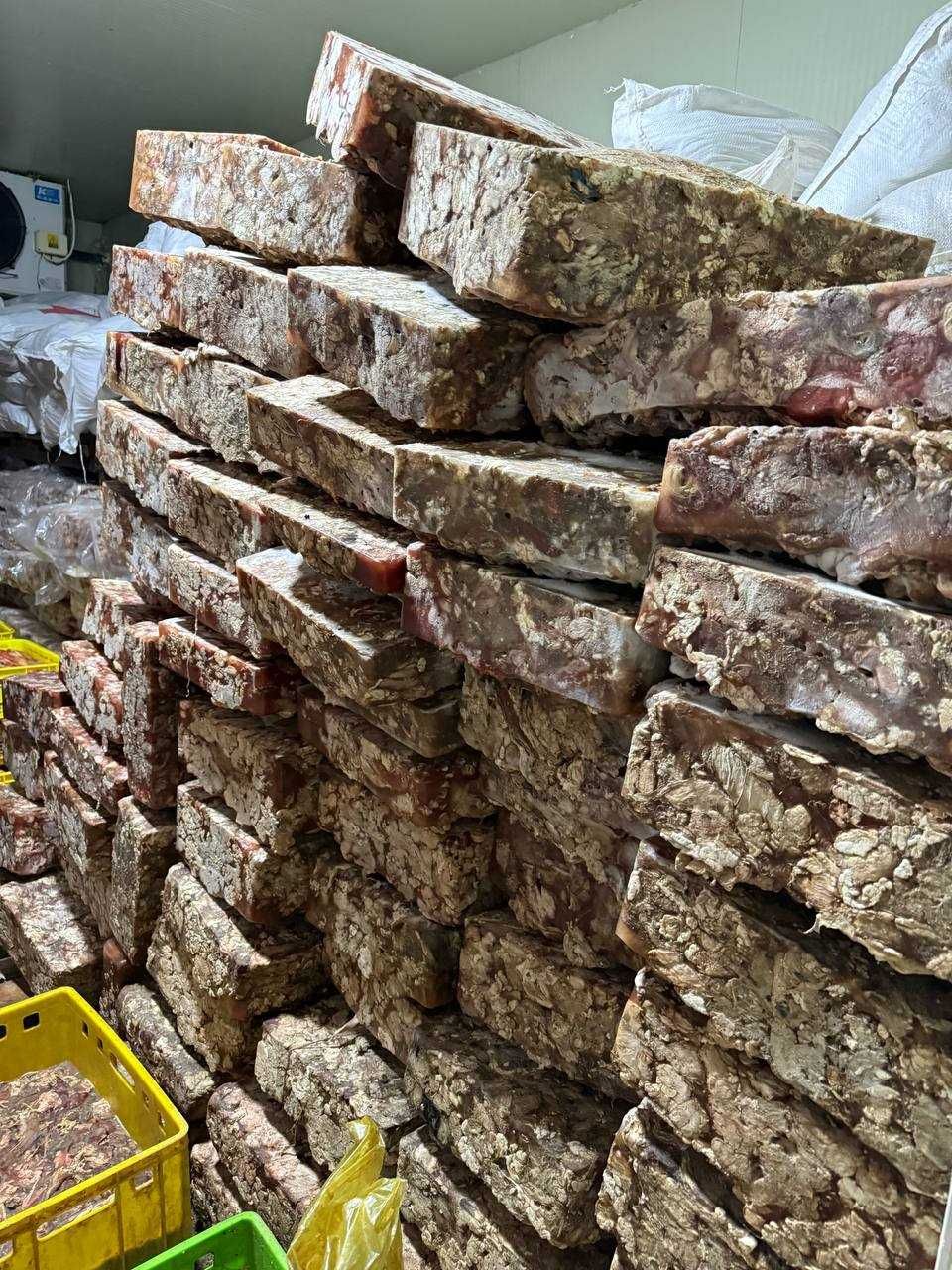 Высокопротеиновый корм для свиней.