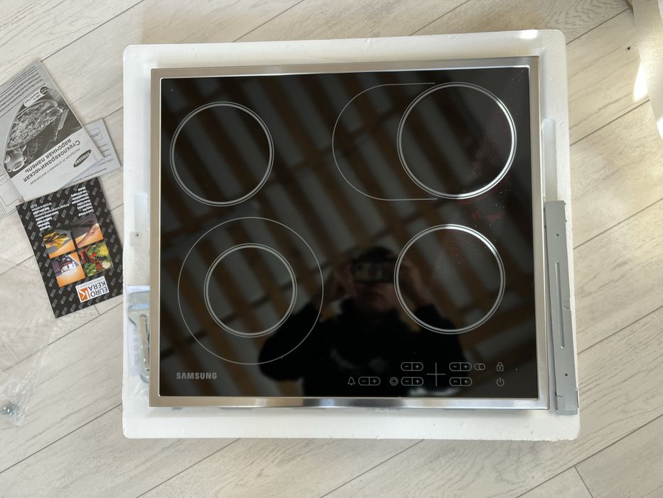 Электрическая варочная поверхность Samsung NZ64T3516CK/WT