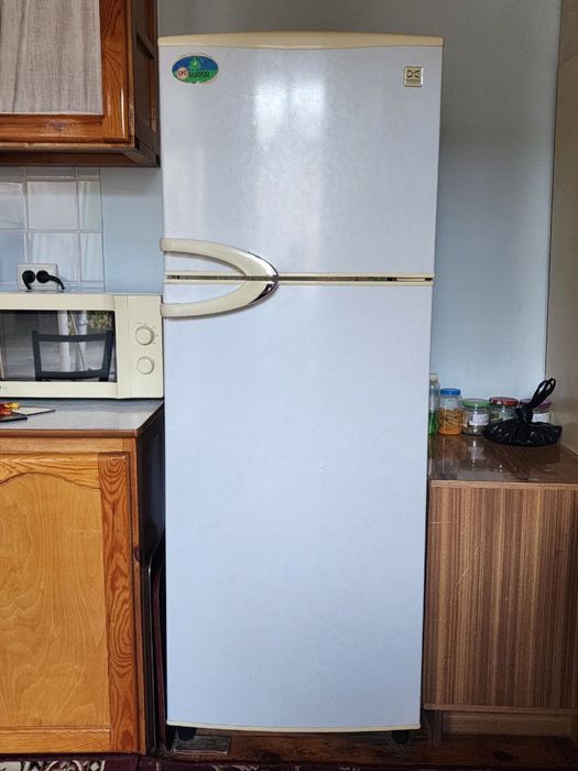 Срочно продаётся холодилник Daewoo