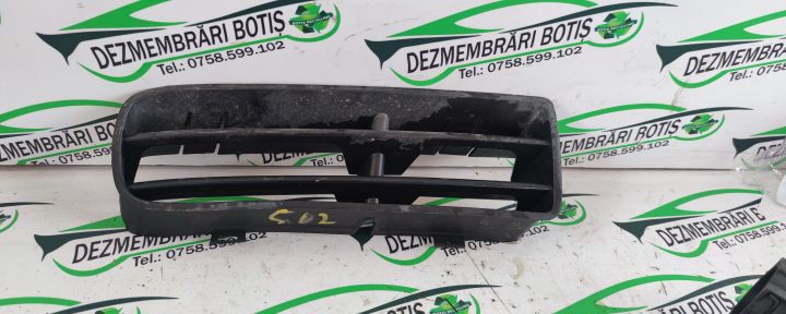 Grila bara fata dreapta Volkswagen VW Golf a 4-a generatie
