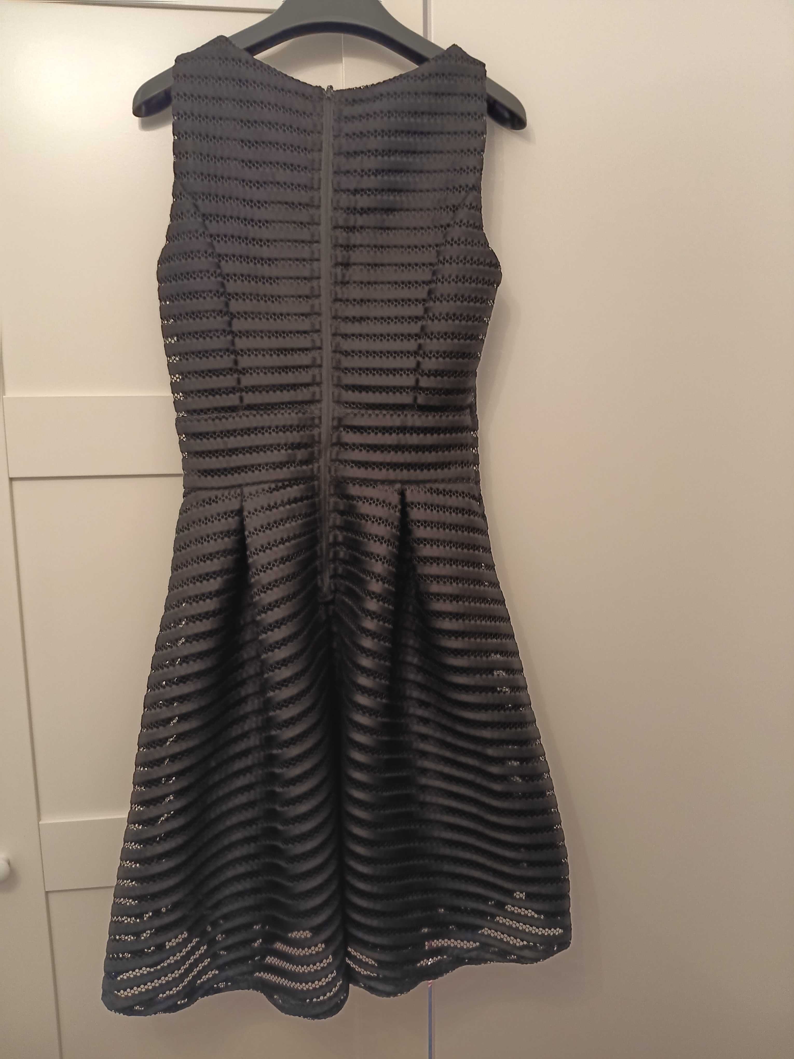 Rochie neagra Orsay.