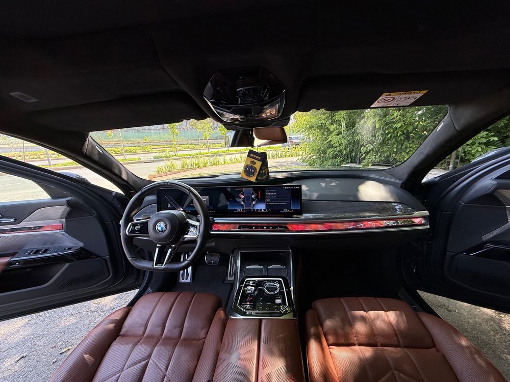 BMW 740d long - theatre cinema
