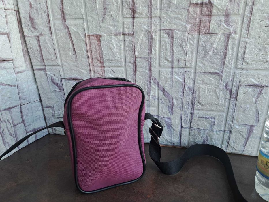 дамска чанта,малка лилава чантичка Lacoste,лакоста