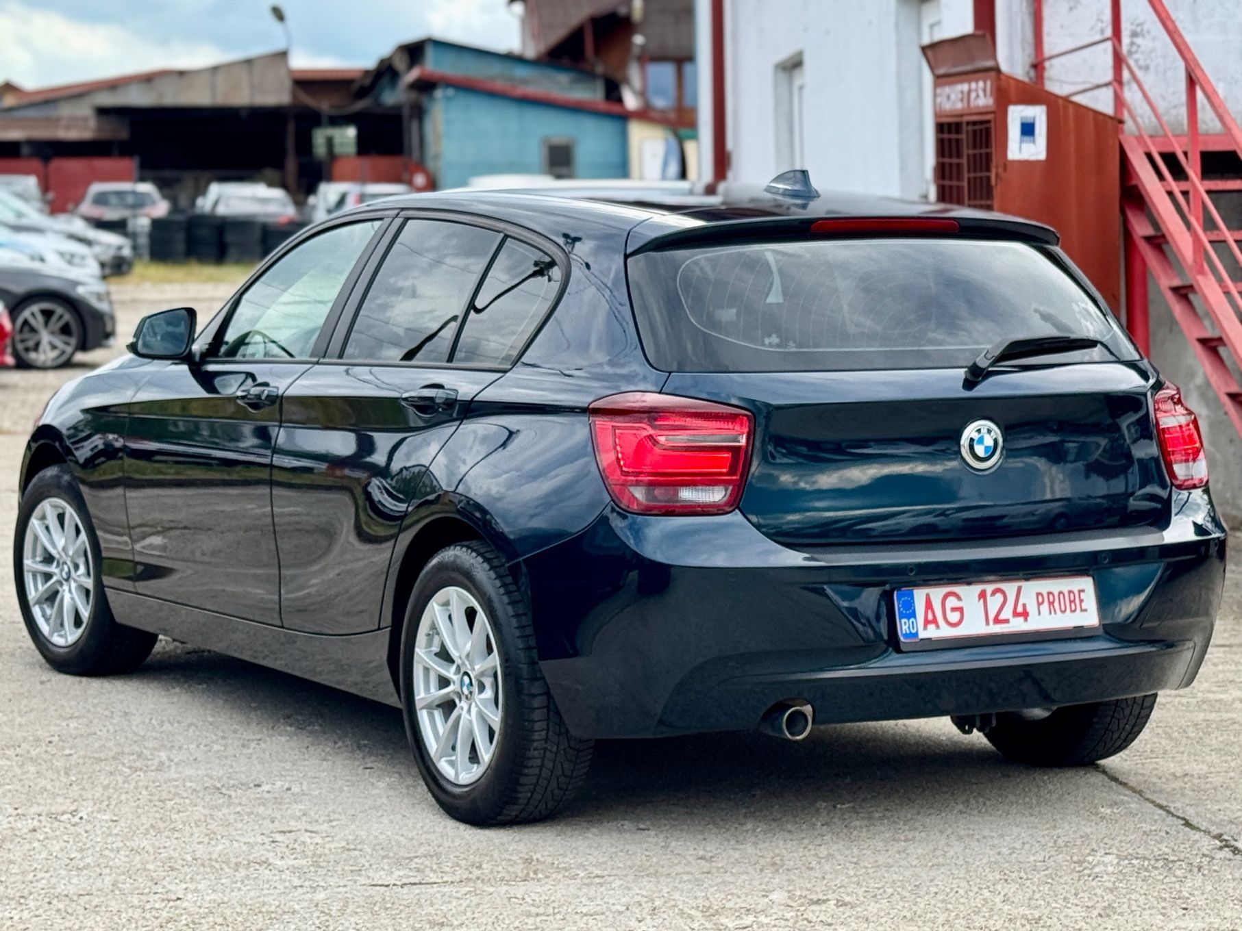 BMW Seria 1 /184cp/Automat/Navigatie Mare/Incalzire scaune/Km reali