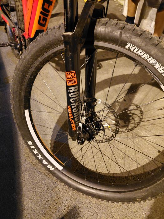 Bicicleta electrica marca GiANT