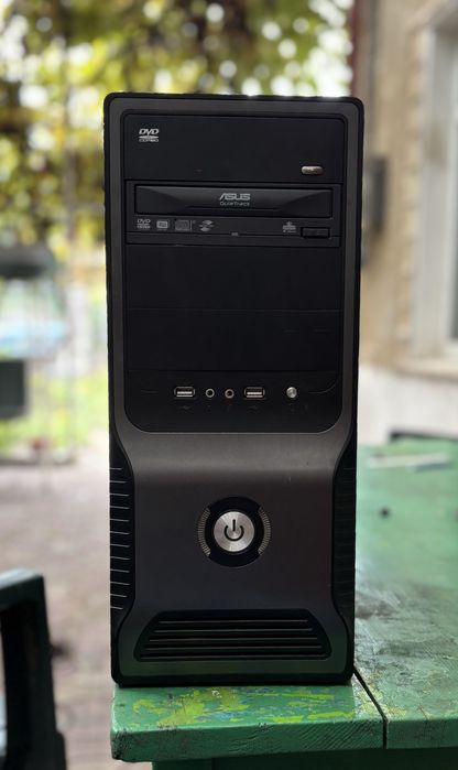 Desktop ASUS cu i5, 2,56 Gb Ram