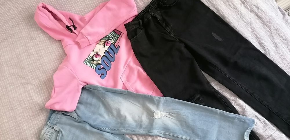 Hanorac bershka, blugi negri wikiki, blugi albaștri c&a