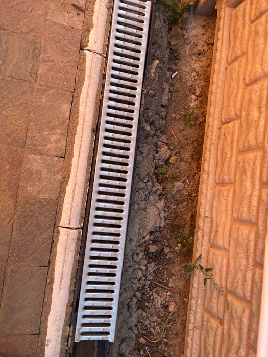 Арычный латок, водоотвод.