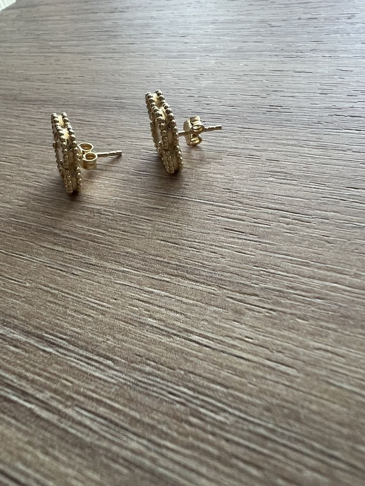 Златни обеци Van Cleef
