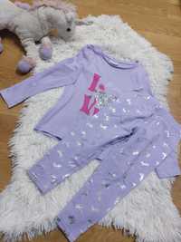 Set bluza + pantaloni cu inimioara și unicorni
Marime 4 ani (98/104)
S