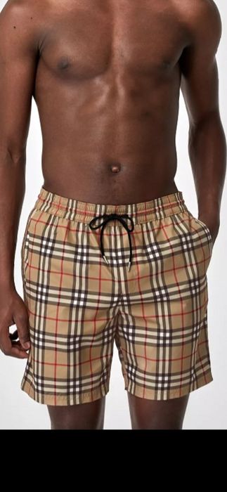 Bermude plaja Burberry, model 2025, 2 modele