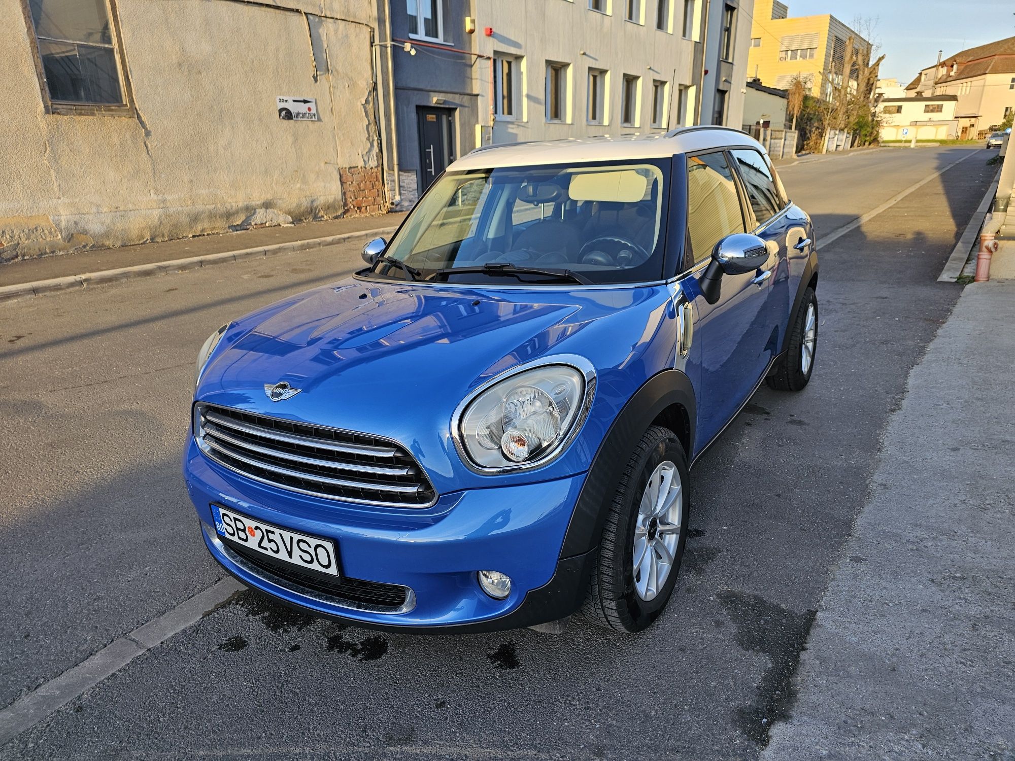 Vând Mini Countryman,prim proprietar în țară.