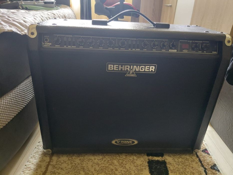 Amplificator Chitara Behringer GMX210 120W