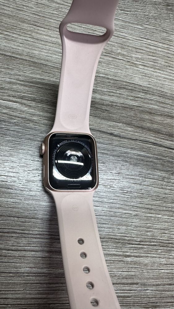 Смарт часы Apple Watch SE, 40mm A2351