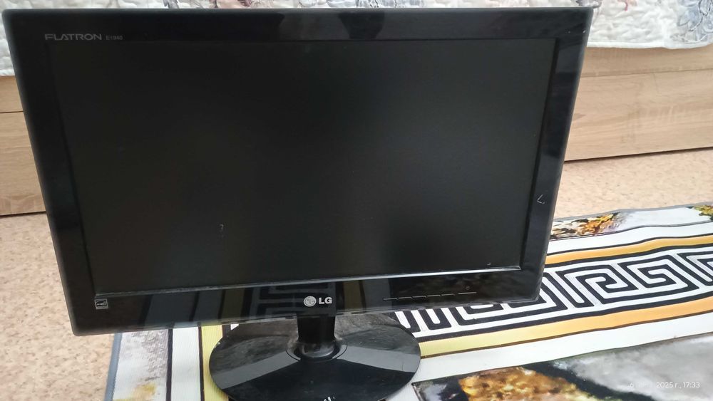 Монитор LG (для компьютера)