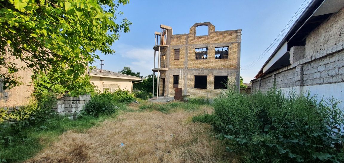 Bordonko'lda 21+/- sotok hovli uy sotilvotti, yengi qurilish bor 3etaj