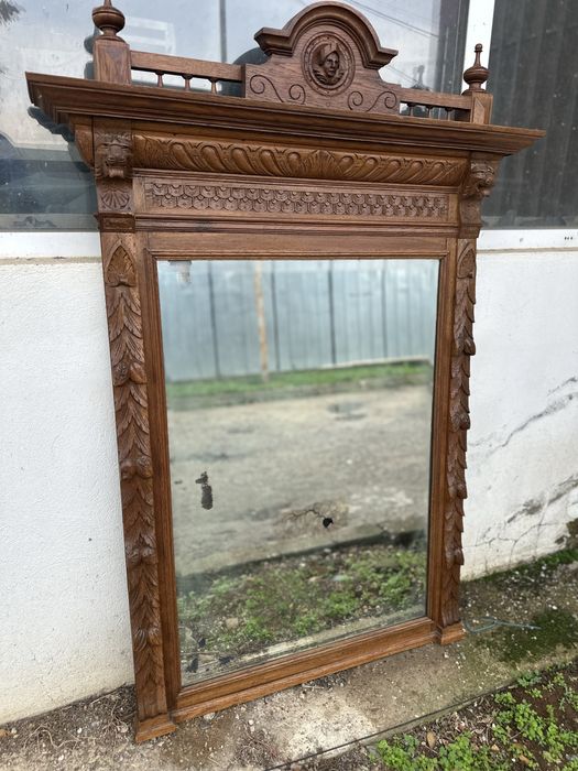 Антично дървено огледало с ръчна дърворезба