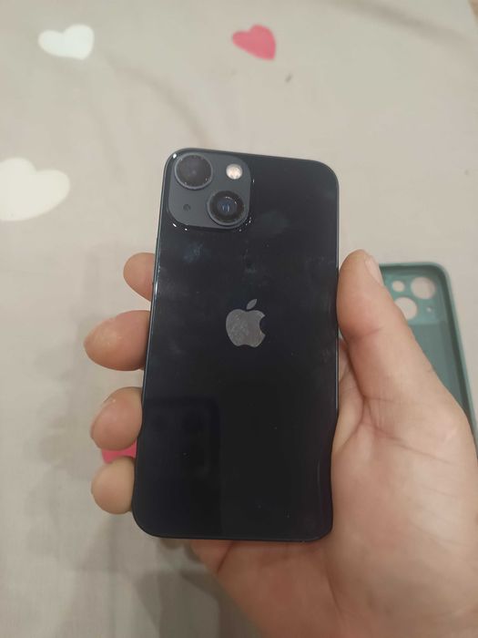 Iphone 13 mini raboti perfektno