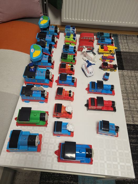 Thomas din plastic cu Baterii si Simple.