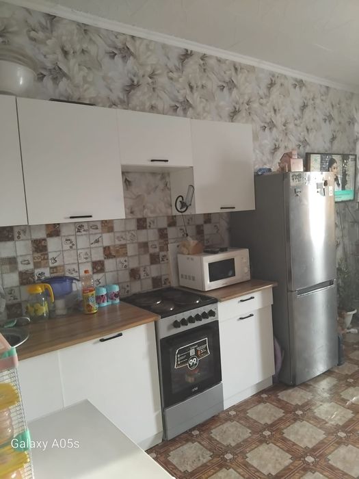 Продаётся 1 комнатная благоустроенная квартира Жетиген 23