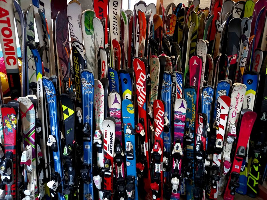schiuri copii si adulti clapari ski bete casca ochelari schi
