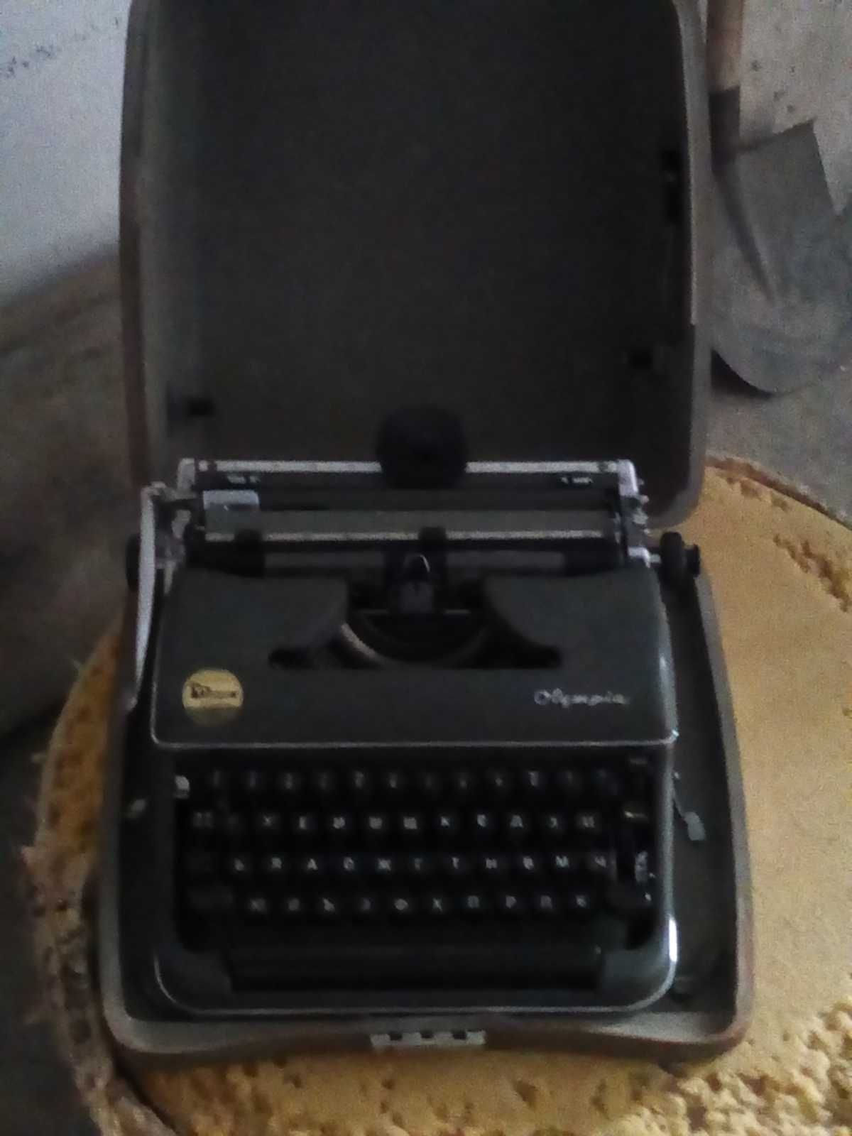 Olympia Steiger пишеща машина