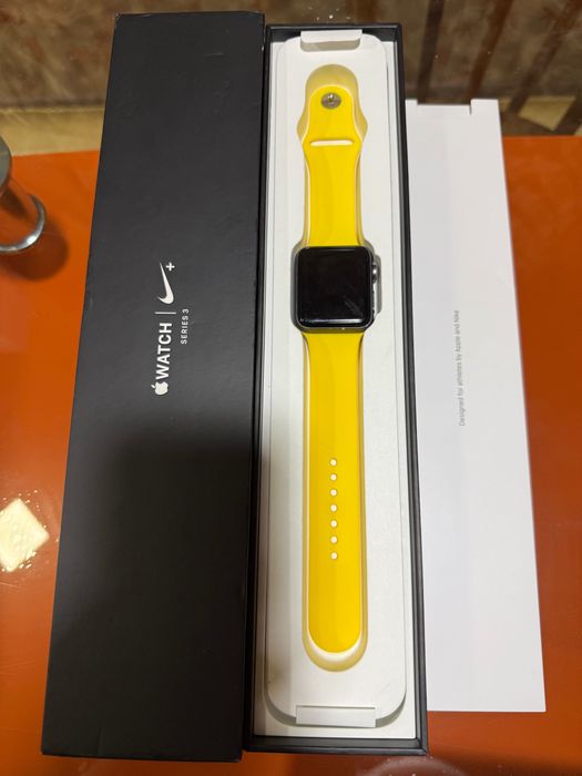 Продам apple watch series 3 NIKE 42mm